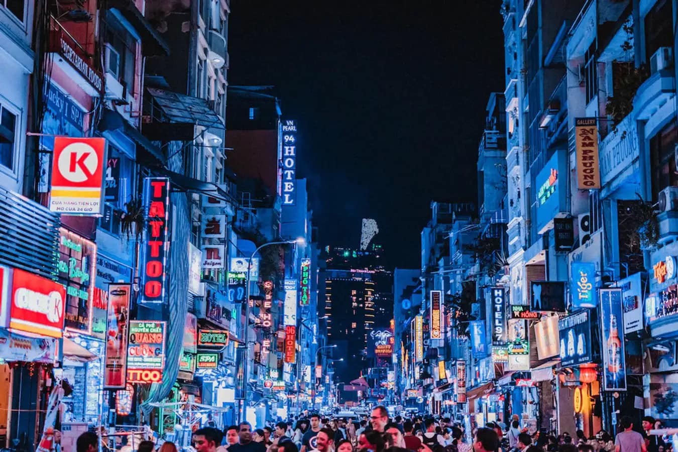 Phố đi bộ Bùi Viện - TP. HCM